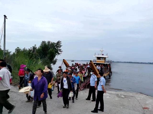 长航武汉公安为“农忙渡”保驾护航