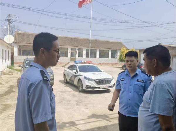 隆化县公安局驻村工作队情系患病儿童 隆化县公安局驻村工作队情系患病儿童