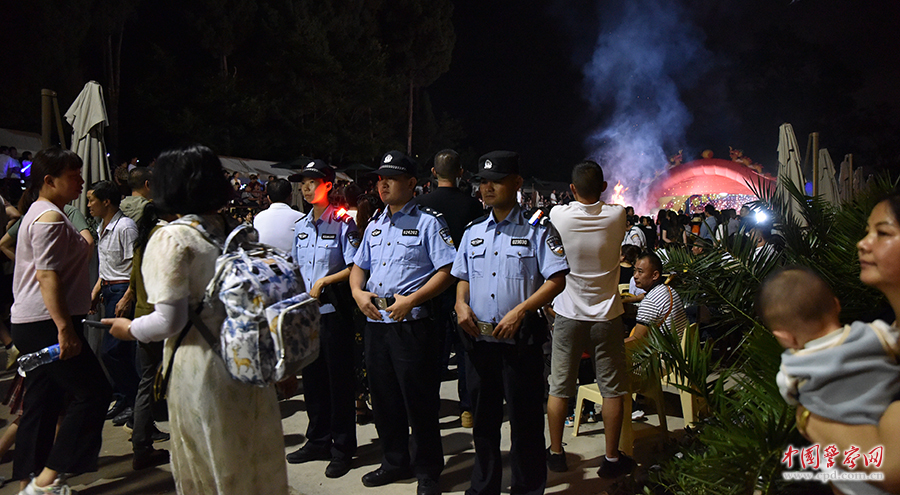 平安“火把节”，曲靖沾益警方全力护航
